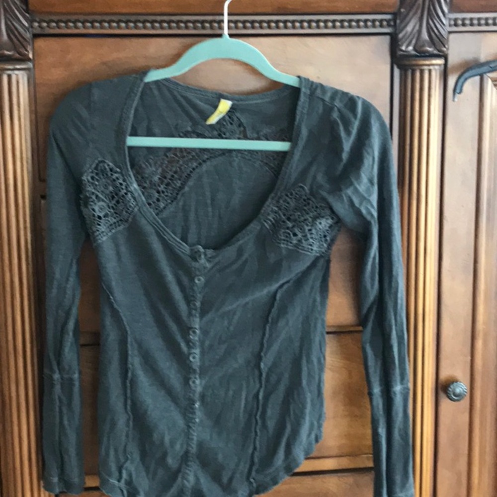 Free people XS gray long sleeve T-shirt